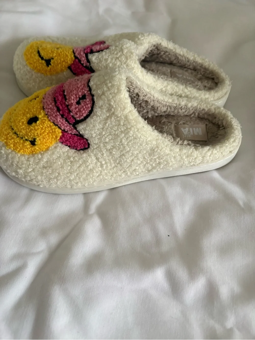 MIA Women’s Slippers with yellow smiley face and pink hat